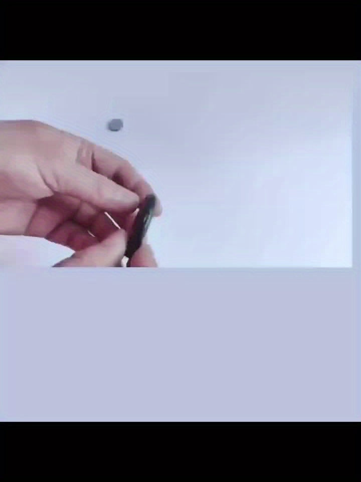 Work with Find My APP Key Finder Locator Anti-Loss Device for Pets & Chidrens Smart Wireless Luggage Tracker GPS Locator for Car /Wallet /Bag